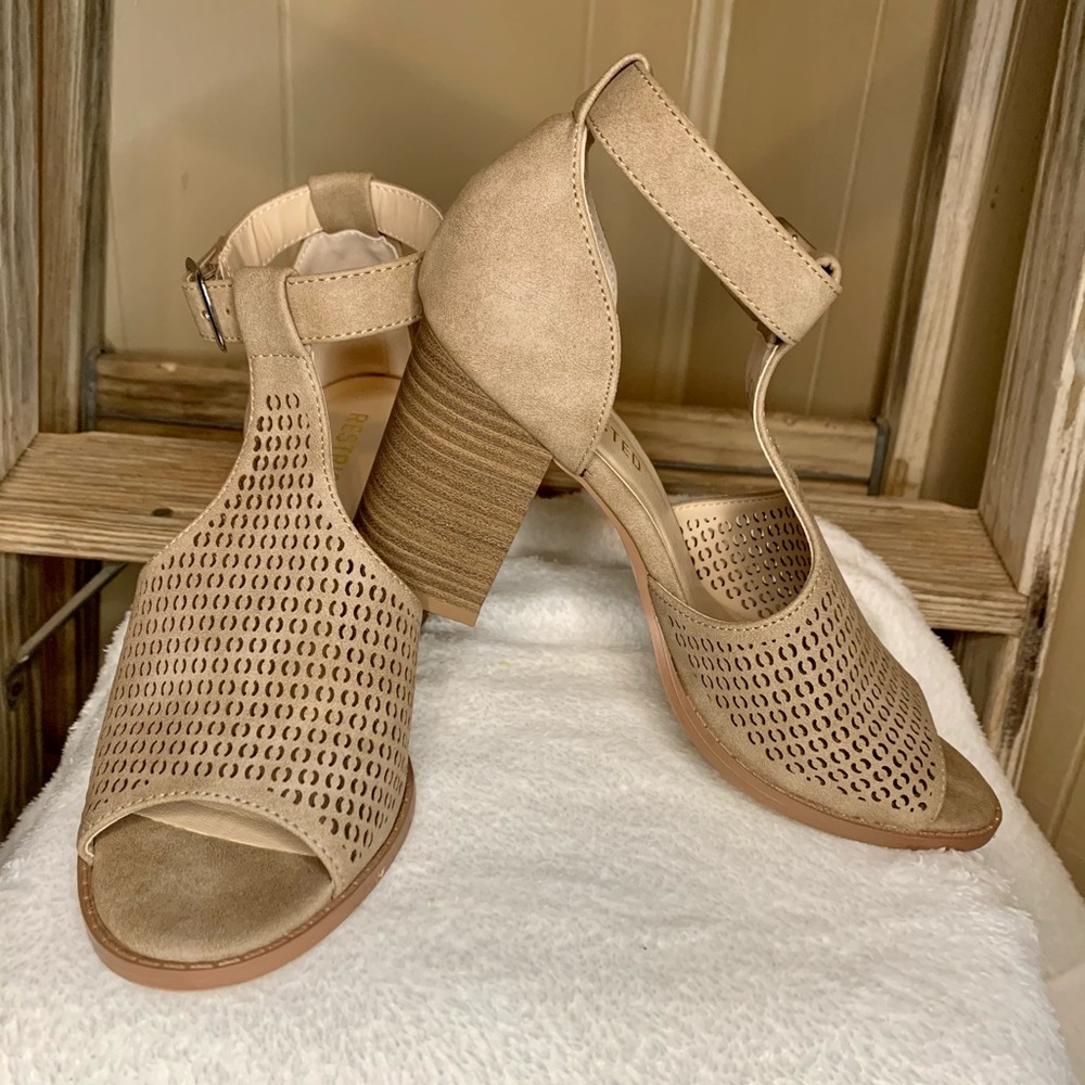 Tan chunky heel booties